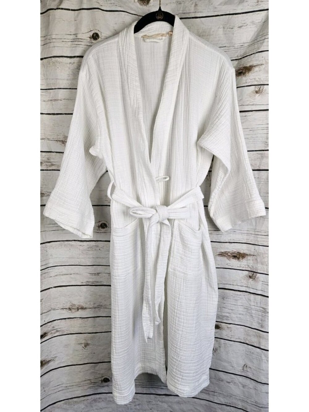 SOLD>>>>Robe Womens